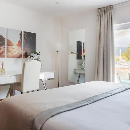 Quinta Da Serra - Luxurious - Heated Pool & Jacuzzi *