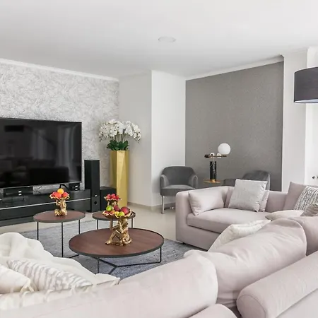 Quinta Da Serra - Luxurious - Heated Pool & Jacuzzi Szálloda