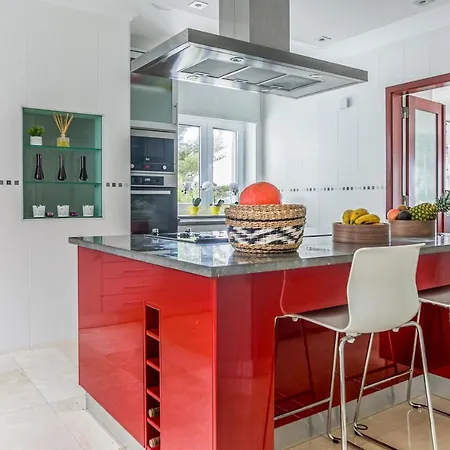 Quinta Da Serra - Luxurious - Heated Pool & Jacuzzi Villa