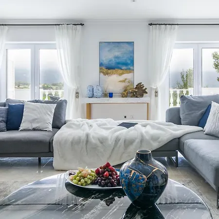 Quinta Da Serra - Luxurious - Heated Pool & Jacuzzi