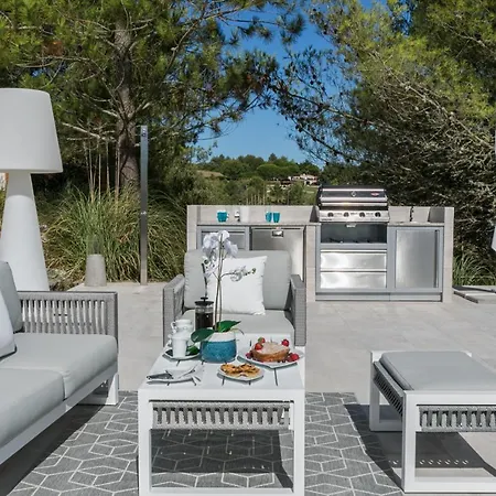 Quinta Da Serra - Luxurious - Heated Pool & Jacuzzi Szálloda