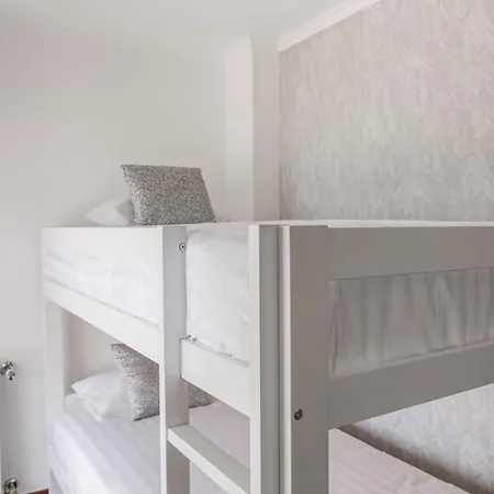 Quinta Da Serra - Luxurious - Heated Pool & Jacuzzi