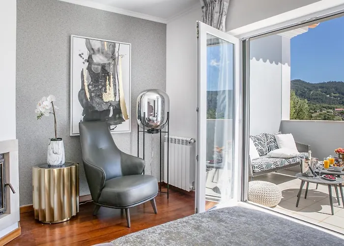 Quinta Da Serra - Luxurious - Heated Pool & Jacuzzi