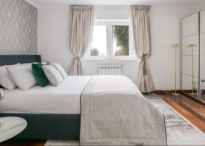 Quinta Da Serra - Luxurious - Heated Pool & Jacuzzi Hotel Sintra