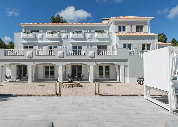 Quinta Da Serra - Luxurious - Heated Pool & Jacuzzi