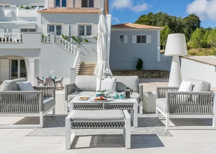 Quinta Da Serra - Luxurious - Heated Pool & Jacuzzi Hotel