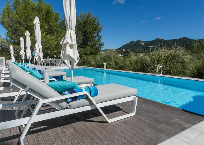 Quinta Da Serra - Luxurious - Heated Pool & Jacuzzi