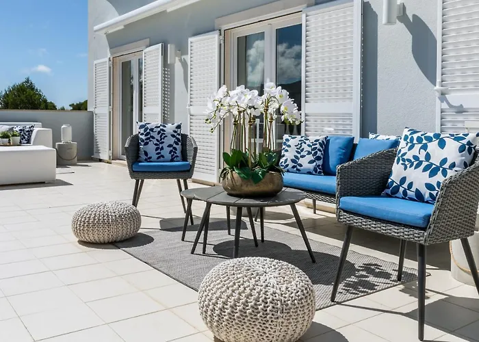 Quinta Da Serra - Luxurious - Heated Pool & Jacuzzi